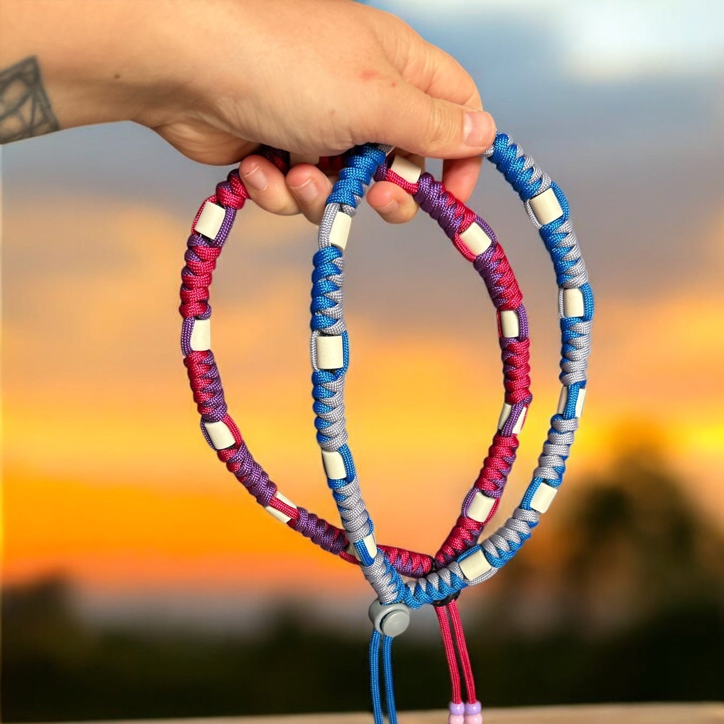 Collier anti tique en paracorde et perle