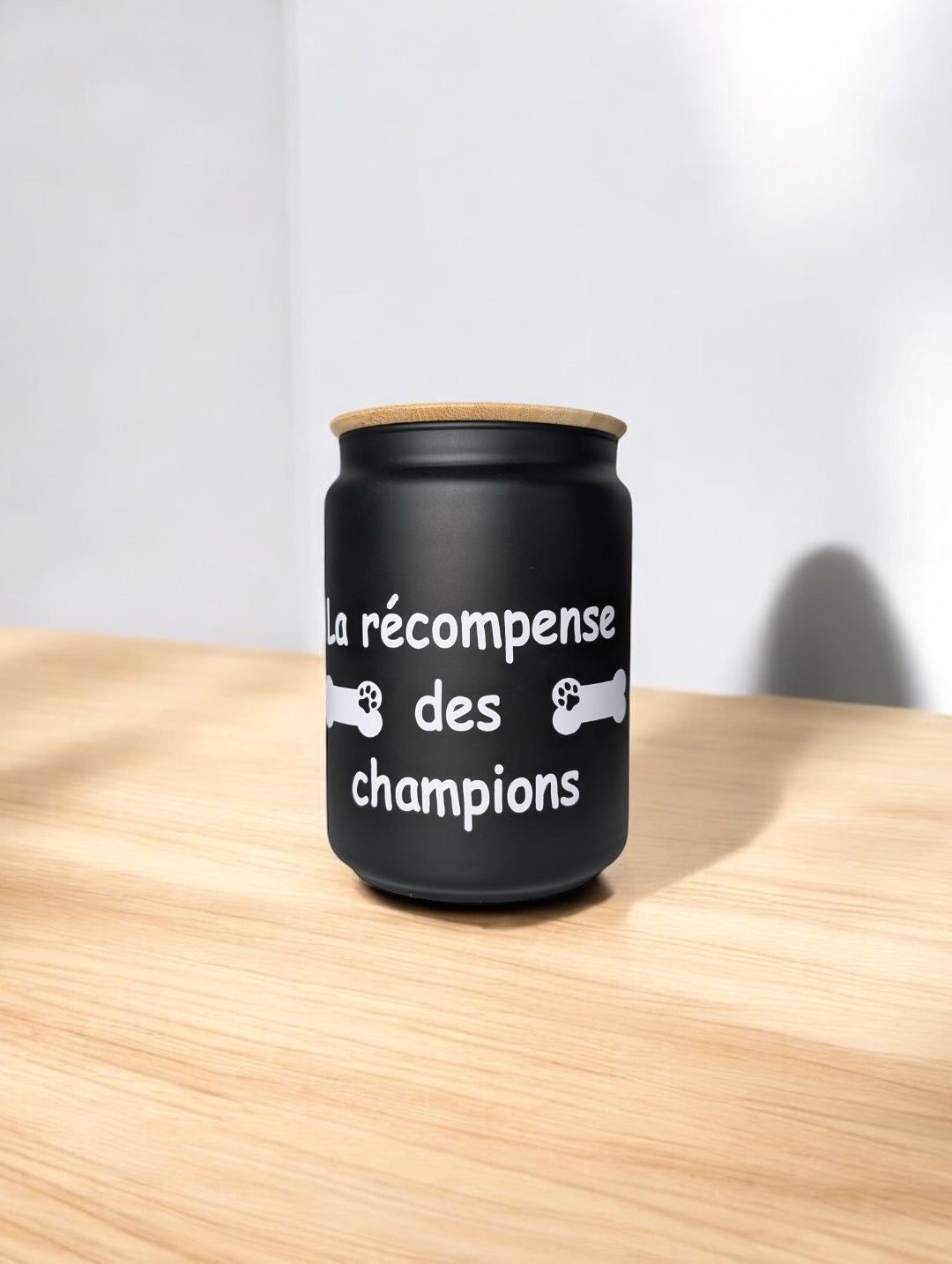 Pot à récompense noir personnalisable pour chien