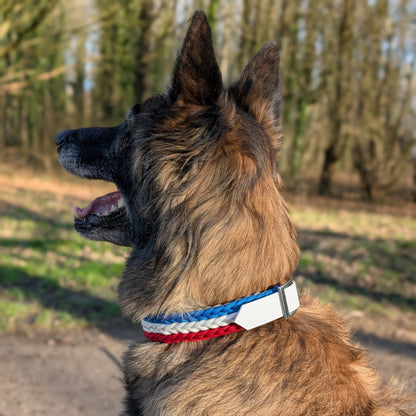 Collier wolf en paracorde bleu blanc rouge fabrication française